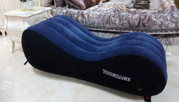 ghe tinh yeu bom hoi 01 600x343 1