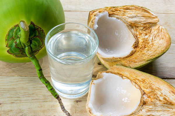 Ăn gì sau khi quan hệ để không có thai? Không muốn có con sớm nên đọc 8 5eb3d17dfa63c8d026a4c870 uong nuoc dua de tranh thai sau khi quan he