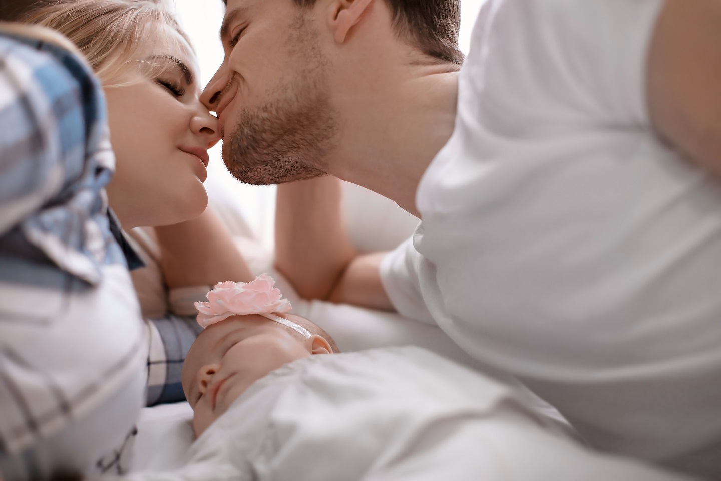 Quan hệ sau sinh có ảnh hưởng gì đến sữa mẹ không? 5 adobestock194046908 16303196445281896988298