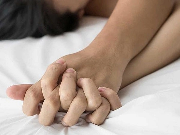 Quan hệ ngày đèn đỏ có an toàn không? Những điều cần lưu ý 8 kinh nguyet min 1