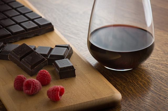 Ăn gì để tăng kích thước dương vật? Cậu bé nhỏ nên xem để cải thiện 14 lb dark chocolate raspberry web 15377630730751362509893 compressed
